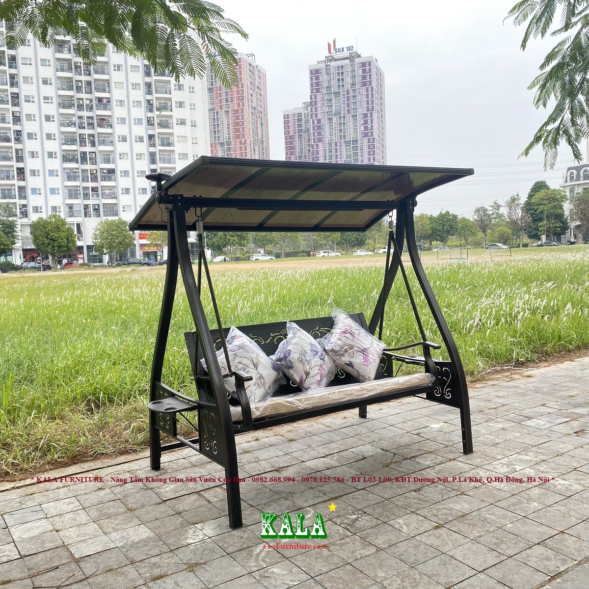Xích đu nhập khẩu 3 chỗ có mái che pin năng lượng mặt trời XDNK-NL3C