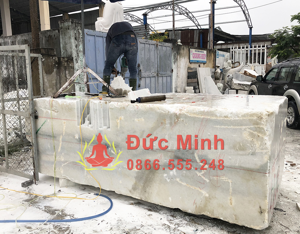 Bước 1/ Tuyển chọn đá thô: