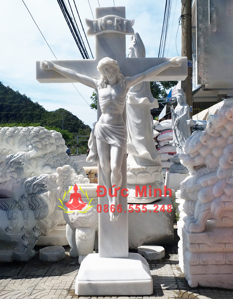 Tượng Chúa Giêsu Chịu Nạn Đế Vuông - Đá cẩm thạch nguyên khối