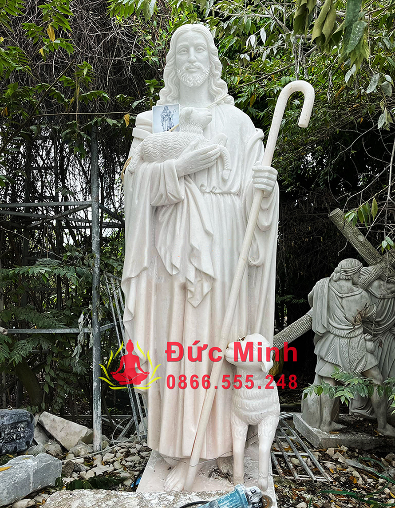 Tượng Chúa Chiên Lành Bằng Đá Cầm Gậy Chăn Dắt