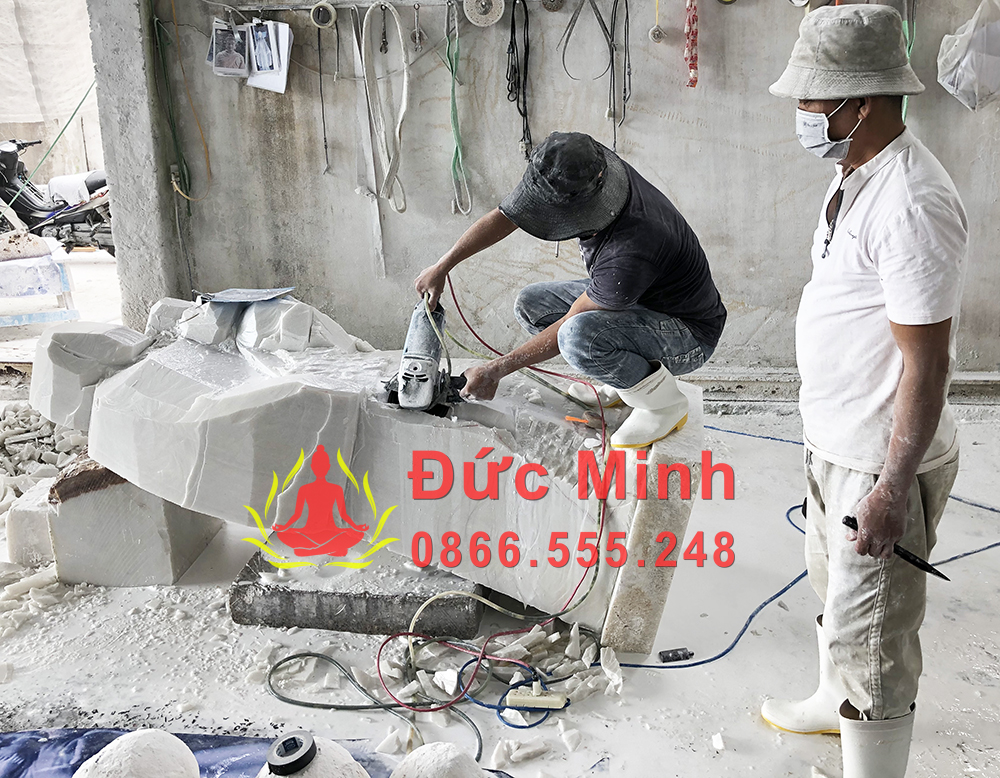 Bước 2: Cắt gọt và định hình thô