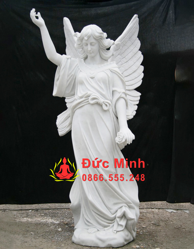 Tượng nữ thiên thần đá cầm hoa – Biểu tượng của sự thanh khiết và phước lành