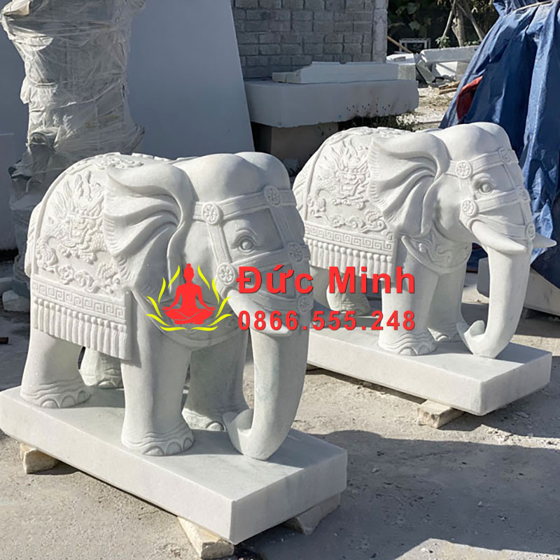 Tượng cặp voi đá trắng trang trí cửa chính