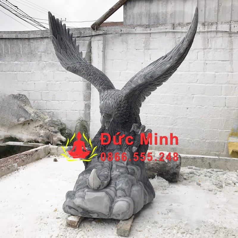 Tượng Đại Bàng Đá Phong Thủy Tung Cánh Đá Cẩm Thạch Xám