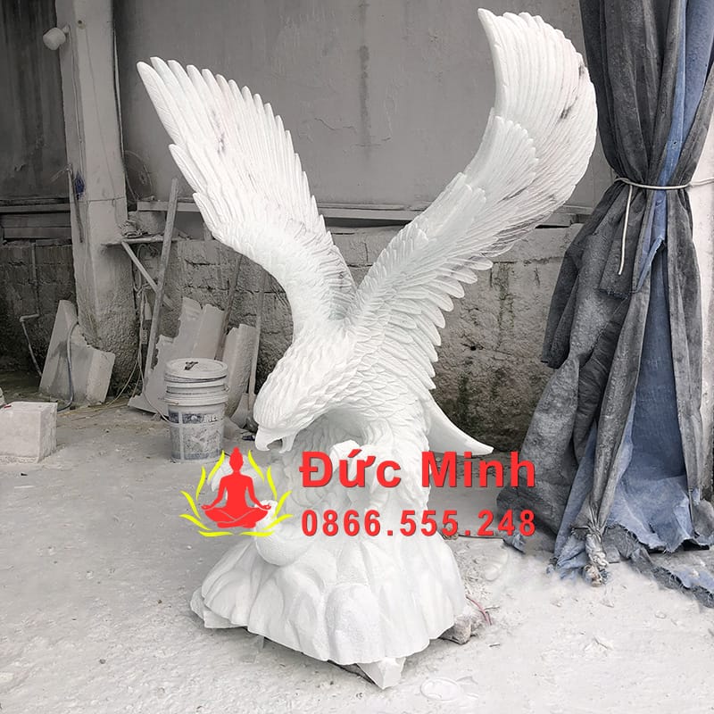 Tượng Đại Bàng Đá Phong Thủy Tung Cánh Điêu Khắc Đẹp