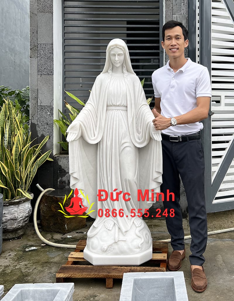 Tượng Đức Mẹ Ban Ơn Bằng Đá Trắng Tự Nhiên Đẹp Tại Đà Nẵng