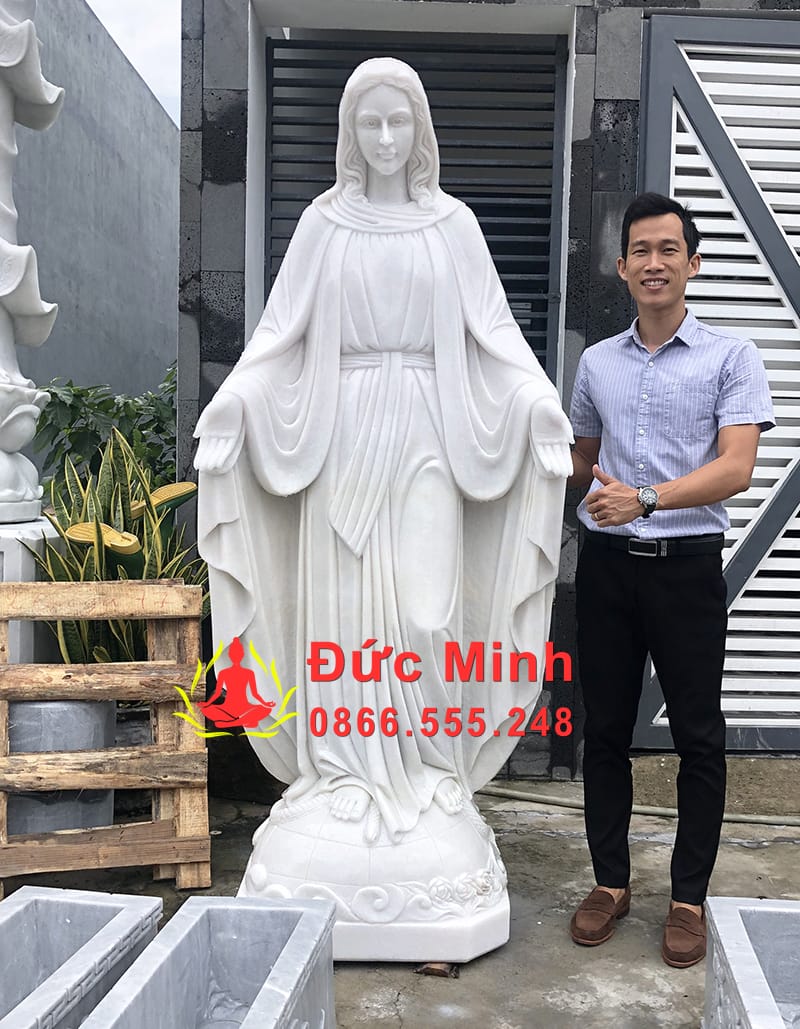 Tượng Đức Mẹ Ban Ơn Bằng Đá Cẩm Thạch Nguyên Khối Tại Ninh Thuận