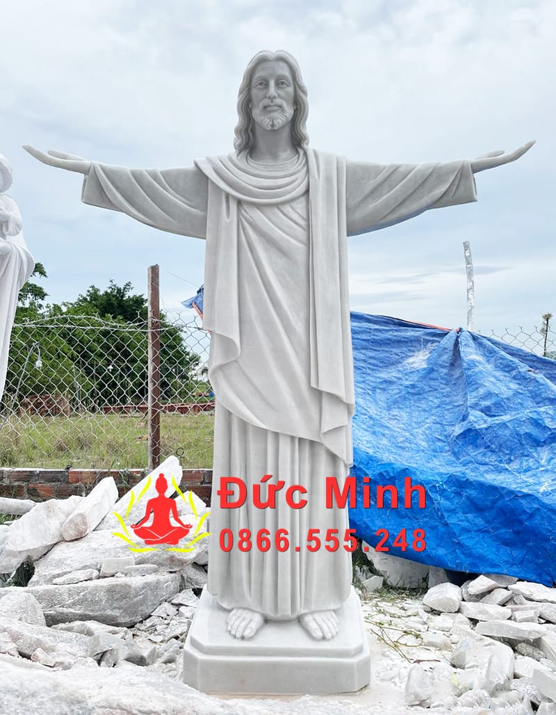 tuong-chua-giesu-dang-tay-bang-da-trang-nguyen-khoi-dep