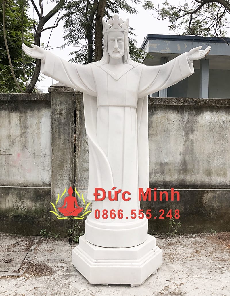 tuong-vua-kito-bang-da-cam-thach-trang-dep-tai-lam-dong