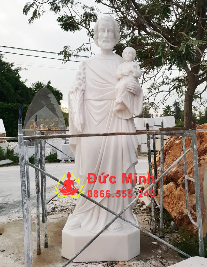 Tượng Thánh Giuse Bồng Chúa Bằng Đá Non Nước Nguyên Khối