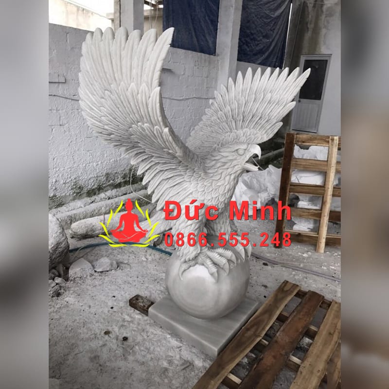 Tượng Đại Bàng Đá Phong Thủy Tung Cánh Nguyên Khối Đẹp