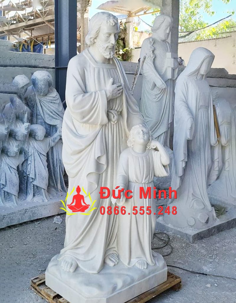 Tượng Thánh Giuse Dắt Chúa Bằng Đá Cẩm Thạch Trắng Đẹp Tại TP Hồ Chí Minh