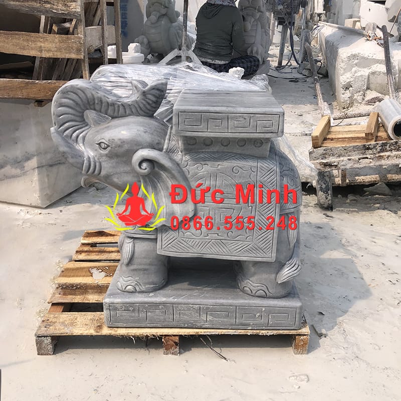 Tượng voi Đá Xám Phong Thủy Tại Bình Dương