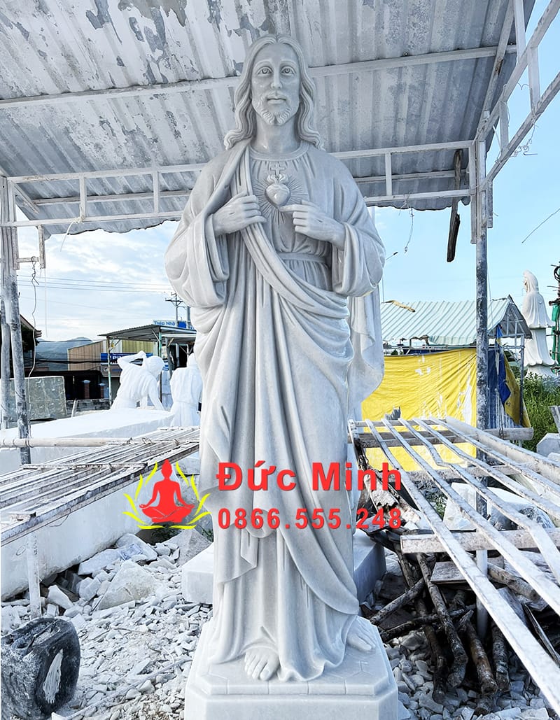 Tượng Chúa Thánh Tâm Đá Cẩm Thạch Nguyên Khối Bình Dương