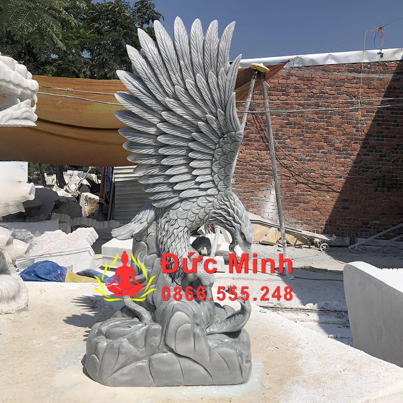 Tượng Đại Bàng Đá Vờn Rắn Bằng Đá Tự Nhiên Đẹp