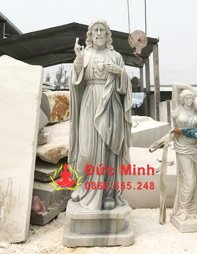dieu-khac-tuong-chua-thanh-tam-bang-da-tu-nhien-nguyen-khoi-dep