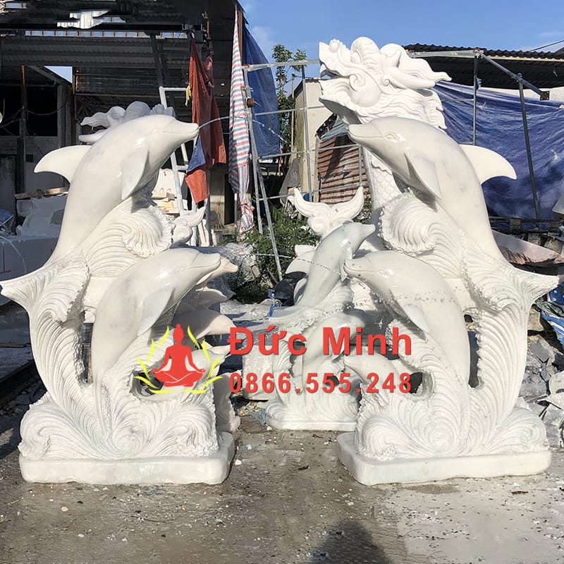 Tượng Cá Heo Đá Đặt Ở Khu Resort