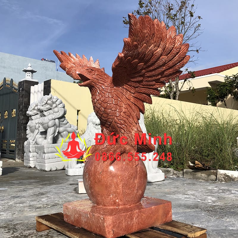 Tượng Đại Bàng Đá Phong Thủy Màu Đỏ Uy Hùng