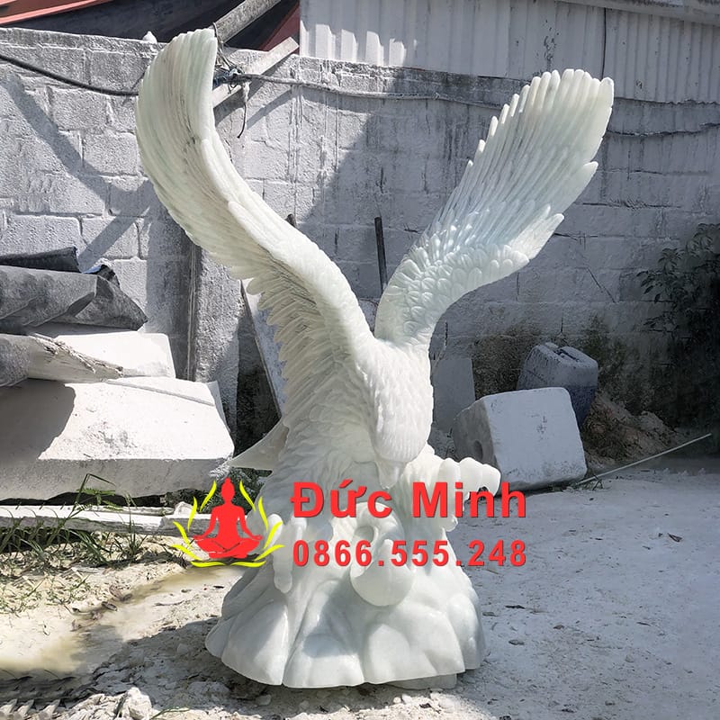 Tượng Đại Bàng Đá Phong Thủy Tung Cánh Đá Cẩm Thạch Cao 1m2