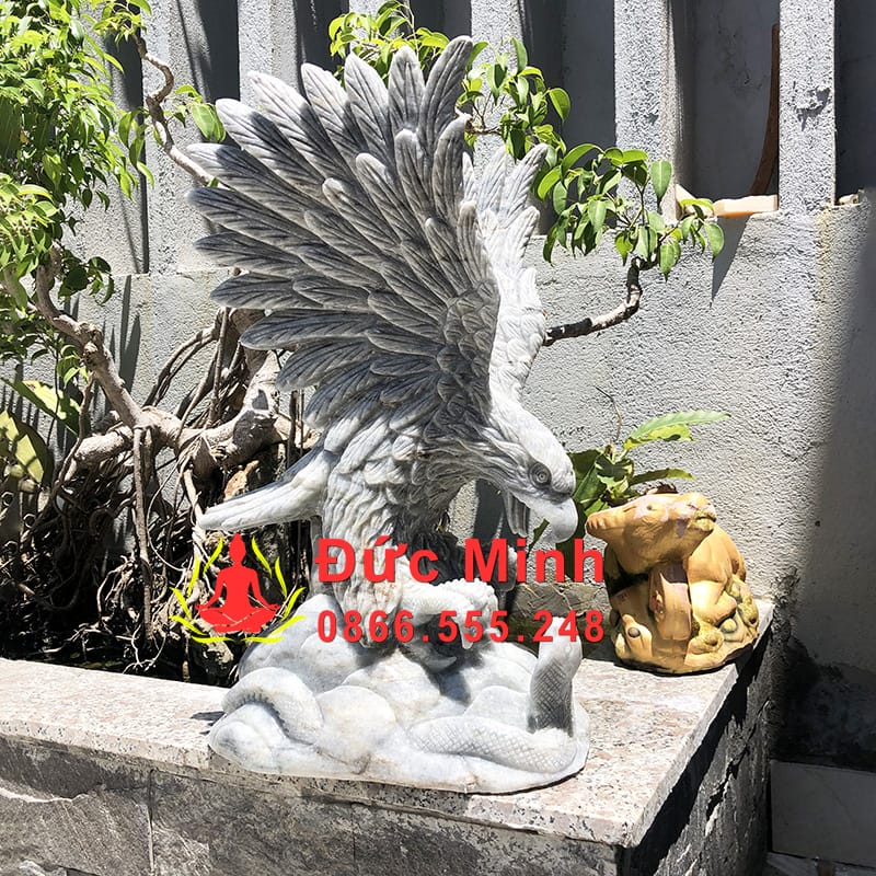 Tượng Đại Bàng Đá Vờn Rắn Đá Cẩm Thạch Đẹp