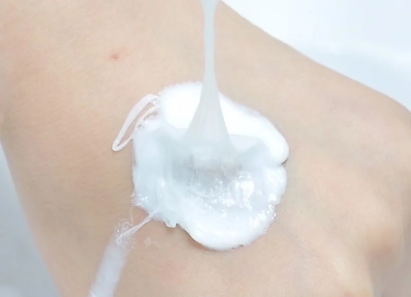 Sữa Rửa Mặt Senka Tạo Bọt Chiết Xuất Tơ Tằm Trắng Perfect Whip Facial Foam Wash