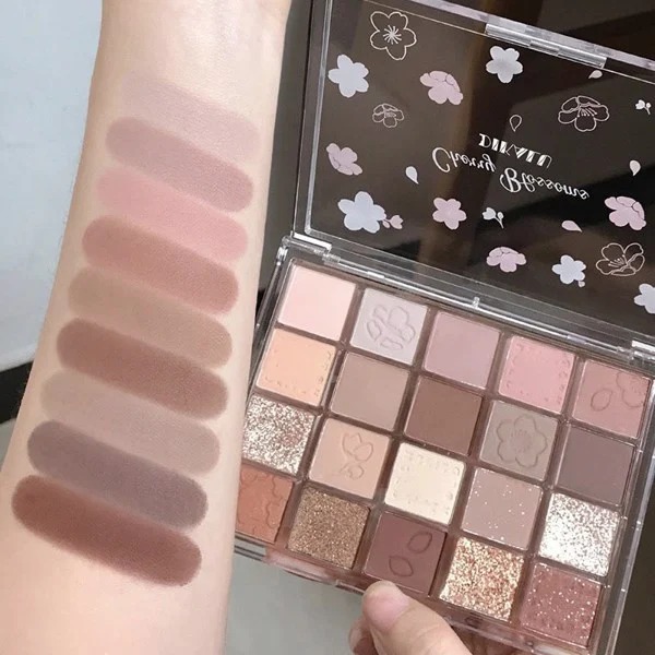Bảng Phấn Mắt HOLD LIVE 20 Ô Evening Sakura Dance Eyeshadow Palette 34g
