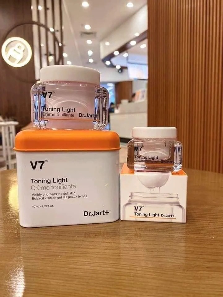 Kem Dưỡng Dr Jart+ Làm Sáng Da, Mờ Thâm Nám V7 Toning Light