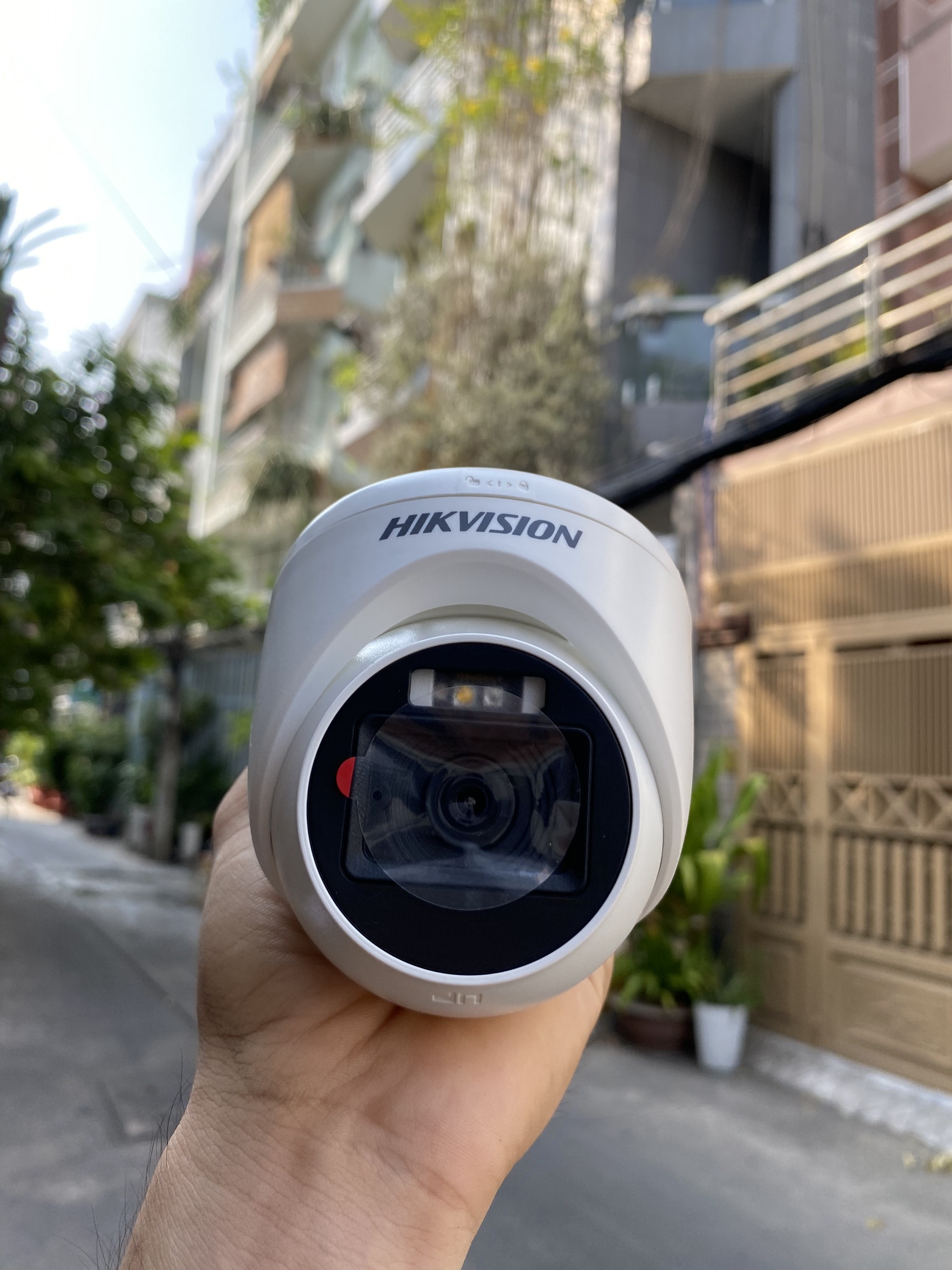 Camera TVI Hikvision DS-2CE76D0T-EXLPF đèn kép Hồng Ngoại & Ánh Sáng ...