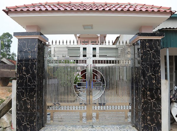 Mẫu cửa cổng inox 2 cánh đẹp