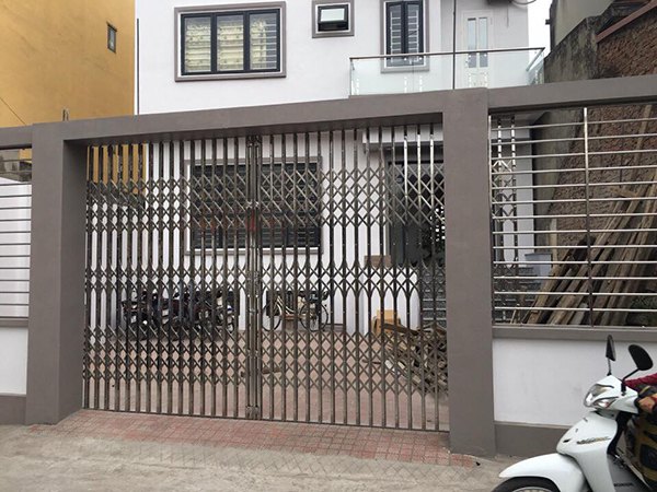 Cửa cổng sắt kéo nhà phố