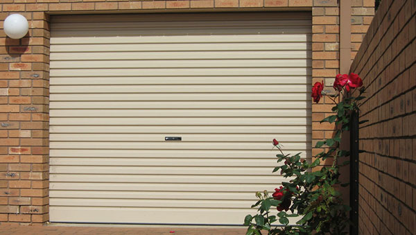 Cửa cuốn Austdoor tấm liền Series 1