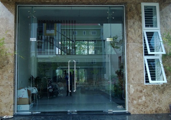 Xem Báo Giá Và 50 Mẫu Cửa Kính Cường Lực Đẹp Được Yêu Thích