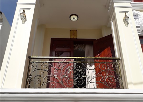 Lý do bạn nên lắp đặt lan can ban công sắt nghệ thuật