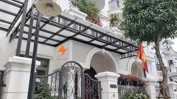 Mái kính mang đến nét thẩm mỹ và hiện đại cho công trình.