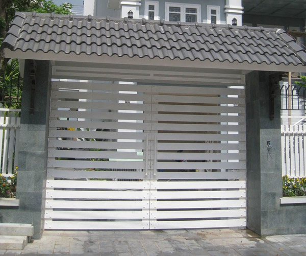 Cổng sắt hộp cực kì hiện đại nhưng thi công đơn giản vô cùng.