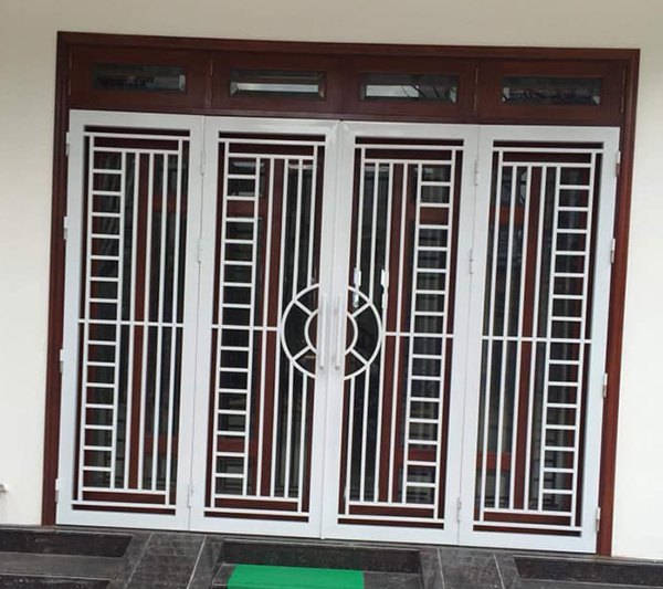 Sử dụng cửa sắt cánh kính vừa an toàn vừa nhiều ánh sáng