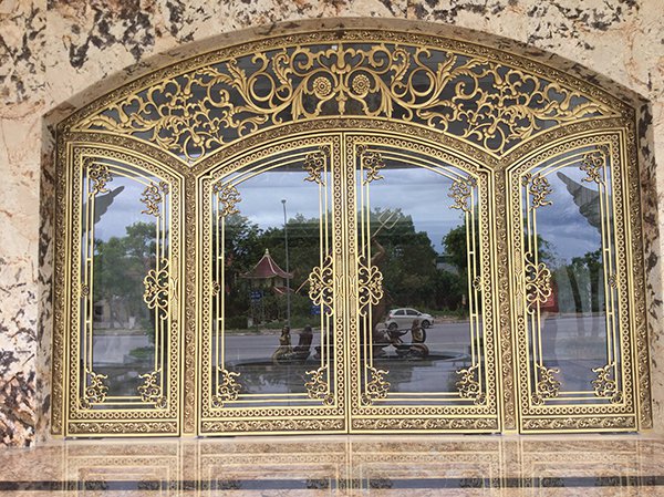 Khám Phá Ngay 40 Mẫu Cửa Nhôm Đúc Đẹp Không Thể Bỏ Qua