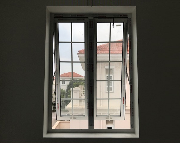 Cửa sổ mở hất nhôm Xingfa