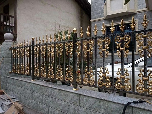 Tổng Hợp 25 Mẫu Hàng Rào Inox Mạ Màu Nghệ Thuật Đẹp Đến Khó Tin