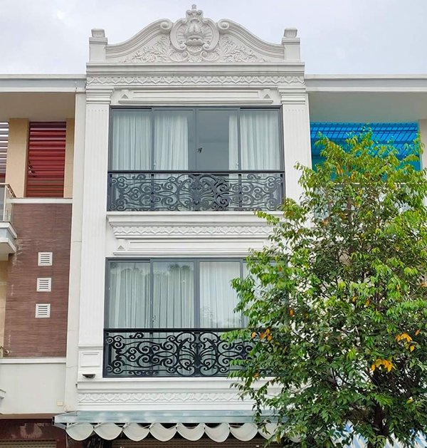 Tư vấn lựa chọn lan can sắt CNC cho ban công