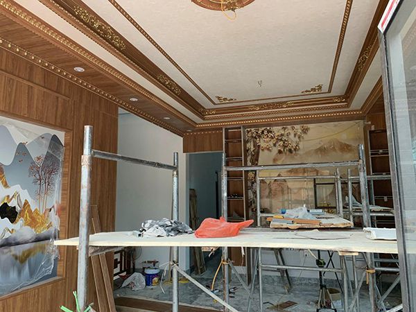 Cải Tạo Phòng Khách Bằng Tấm Nhựa Ốp Tường