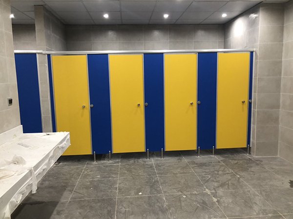 Báo Giá Thi Công Vách Ngăn Vệ Sinh Compact HPL Giá Rẻ 2024