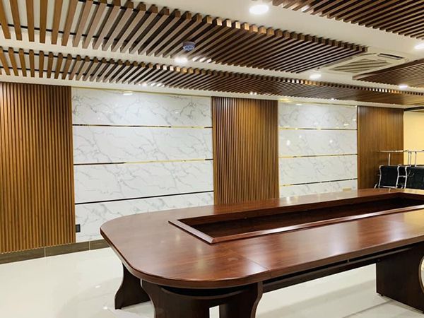 Tổng Hợp 30 Mẫu Văn Phòng Ốp Nhựa PVC Đẹp Hiện Đại