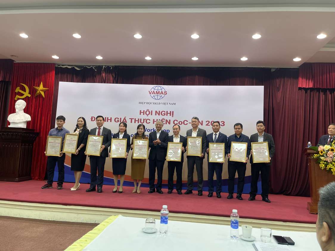 Thuanthao JSC vinh dự được đón nhận top 10 doanh nghiệp xếp hạng 6 sao