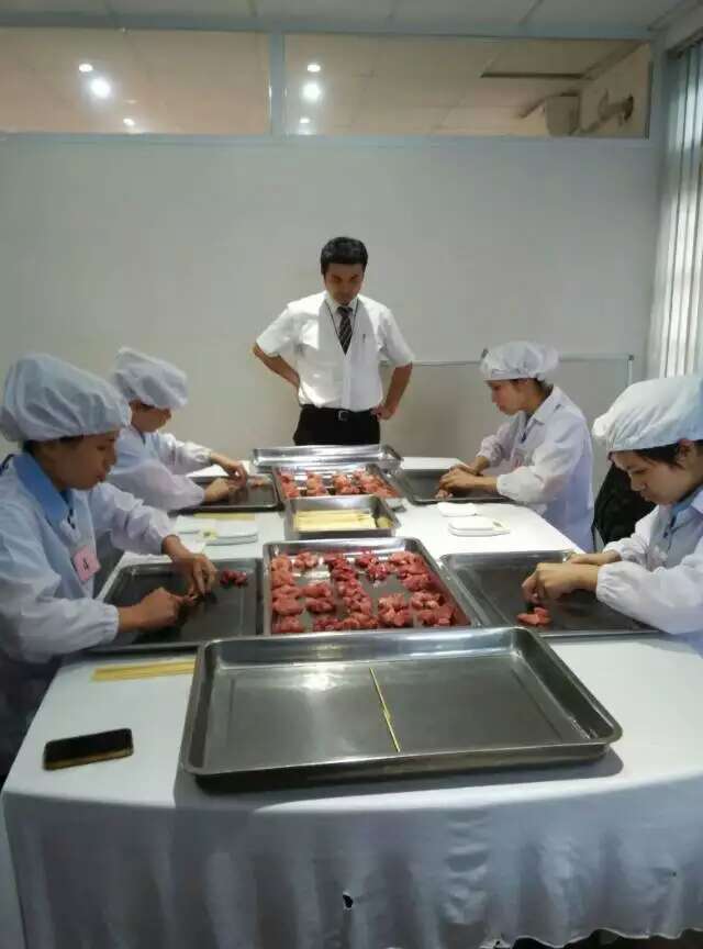 15 NỮ THỰC PHẨM XIÊN THỊT