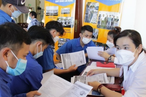 4 DOANH NGHIỆP ĐƯA LAO ĐỘNG ĐI LÀM VIỆC Ở NƯỚC NGOÀI BỊ PHẠT HƠN 600 TRIỆU ĐỒNG