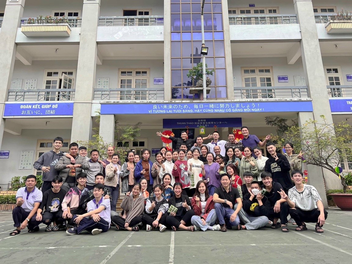 TUYỂN 03 NAM SƠN GÒ HÀN BẢO DƯỠNG Ô TÔ TẠI GUNMA