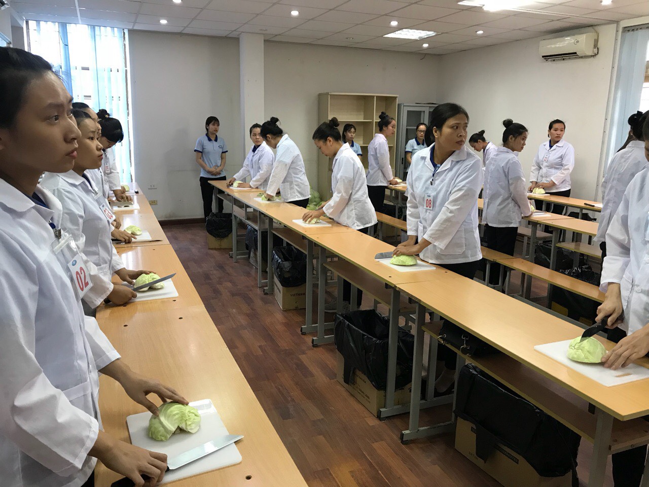 TUYỂN 30 NỮ CHẾ BIẾN THỰC PHẨM CƠM HỘP TẠI KOBE, OSAKA, NAGOYA,...