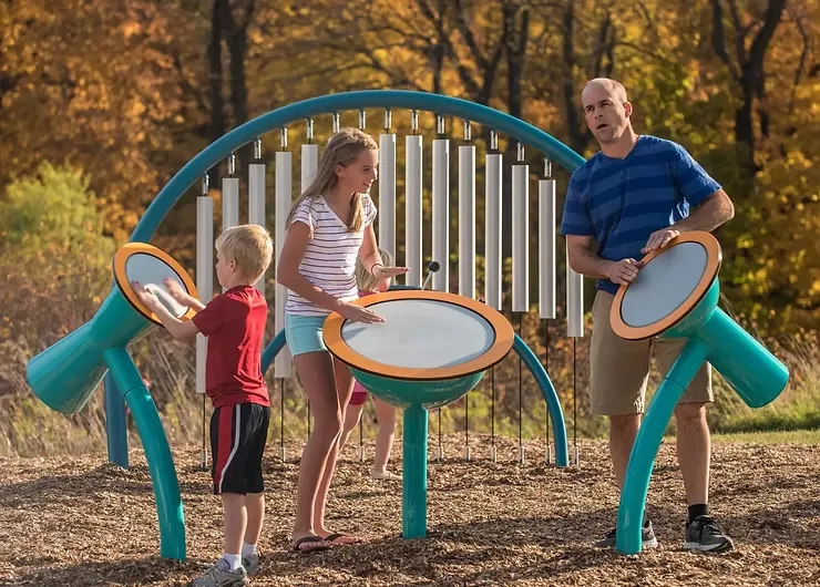 Tuấn Vũ chuyên thiết kế, thi công nhạc cụ ngoài trời mẫu mã đa dạng