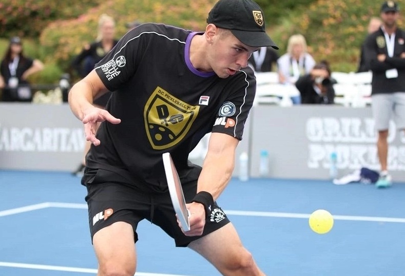 Kỹ thuật Backhand Pickleball - Bí quyết thành công cho mọi người chơi